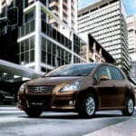 Toyota lanza el hatchback Blade de lujo