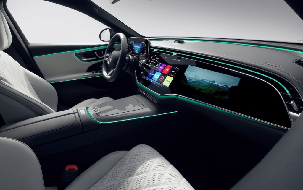 Se presenta el interior del Mercedes Benz Clase E 2024