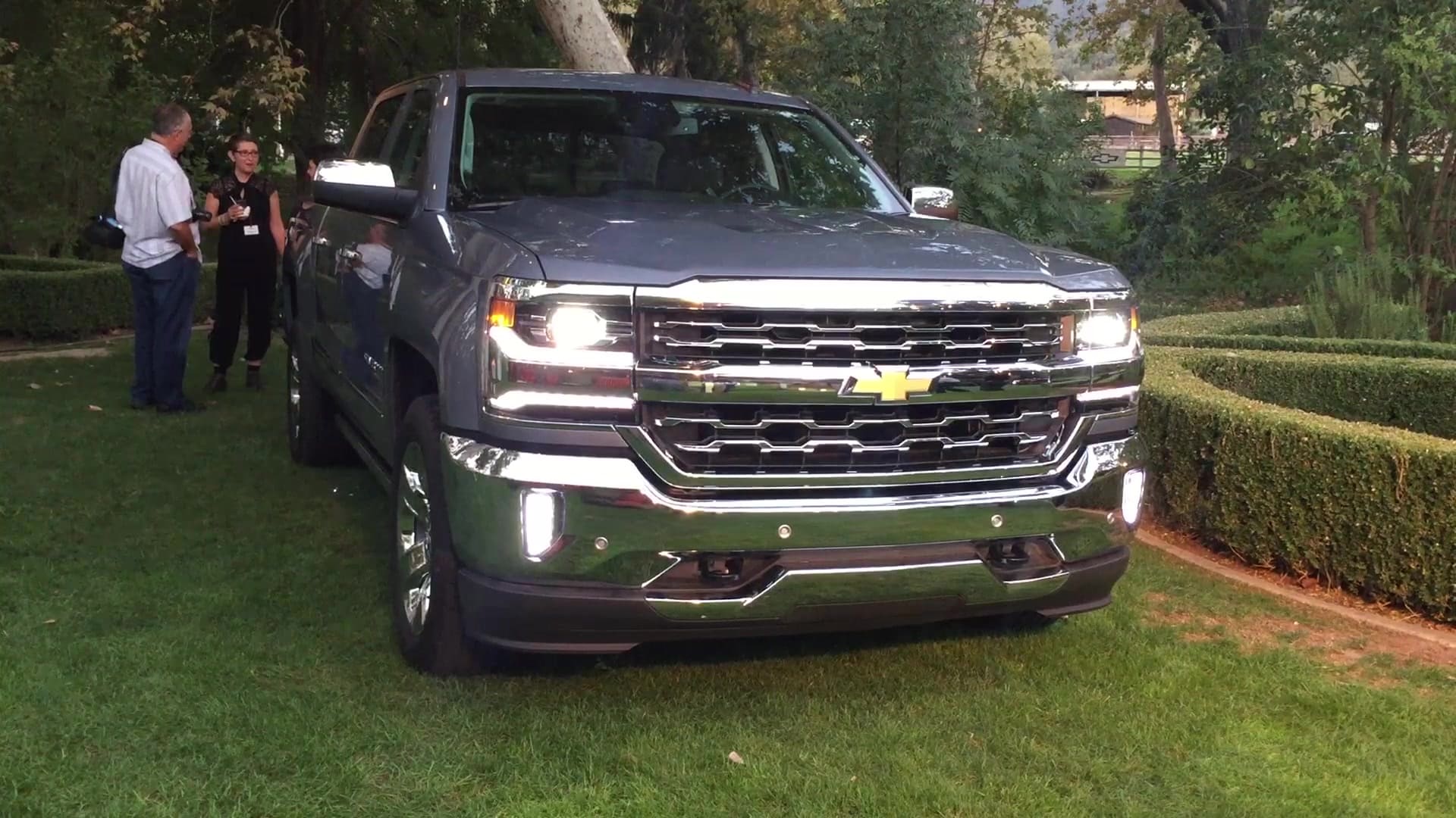 2016 Chevrolet Truck Lineup | On Location